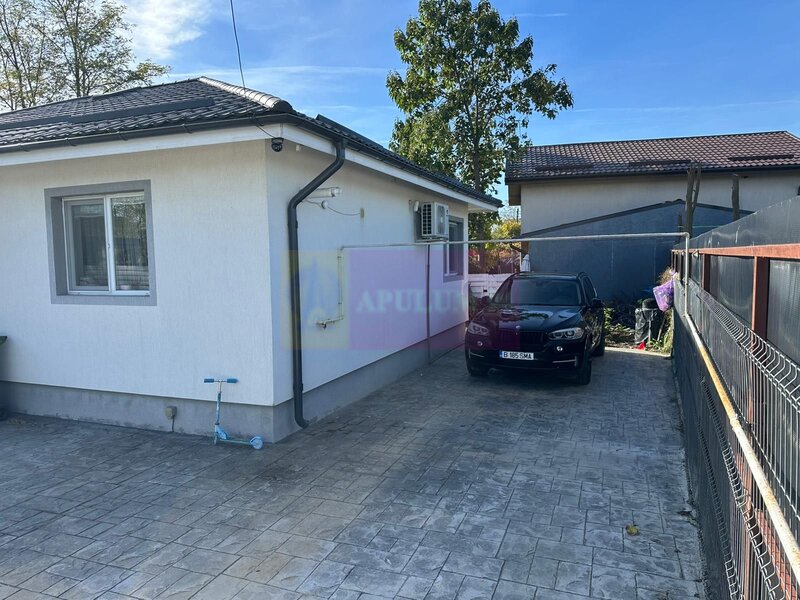 Casa 3 camere + dependinte, curte 380, Sabareni