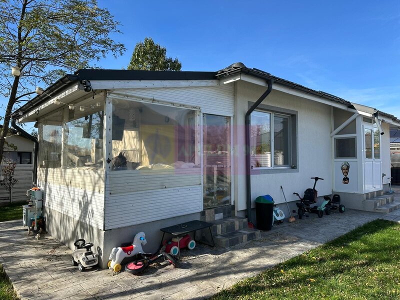 Casa 3 camere + dependinte, curte 380, Sabareni