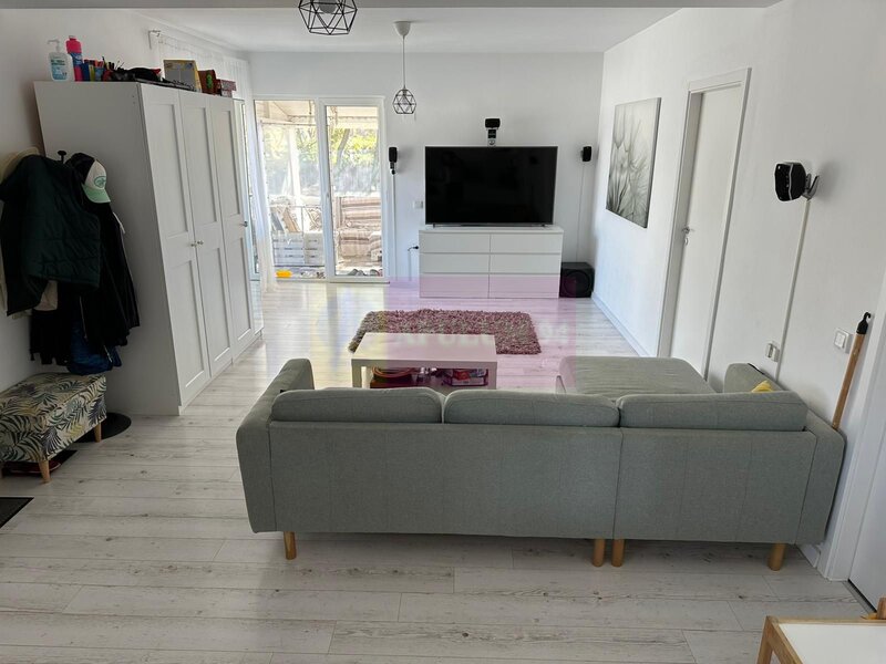 Casa 3 camere + dependinte, curte 380, Sabareni