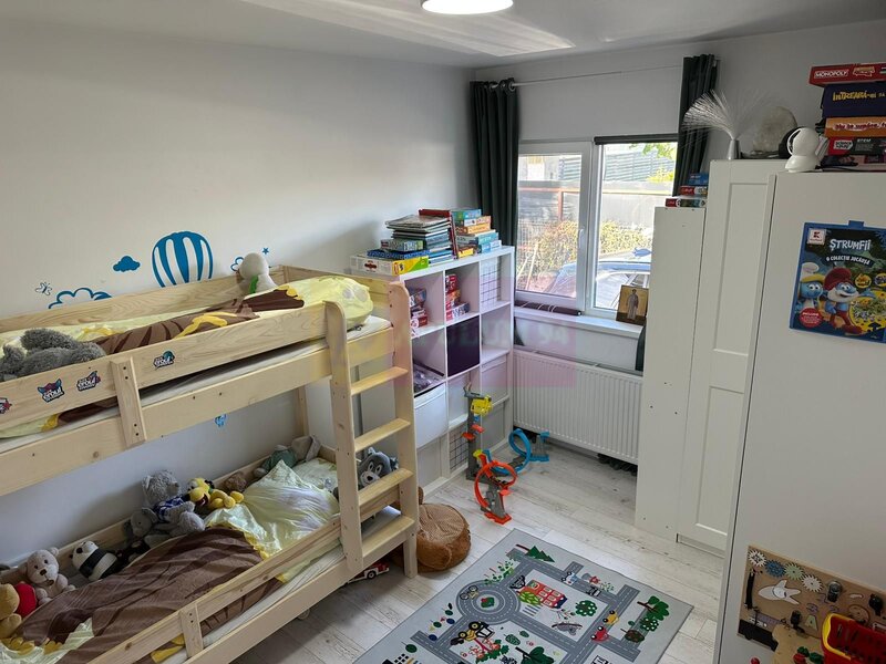 Casa 3 camere + dependinte, curte 380, Sabareni