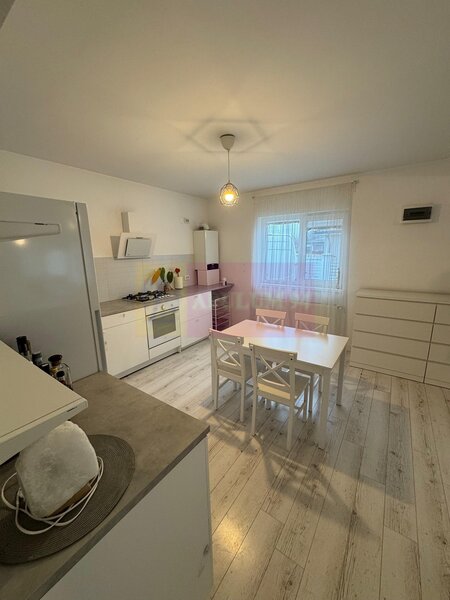 Casa 3 camere + dependinte, curte 380, Sabareni